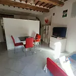 Apartmán Monolocale Con Giardino, Siena 15 Min *